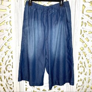 SoundStyle Blue Chambray Wide Leg Cropped Pants